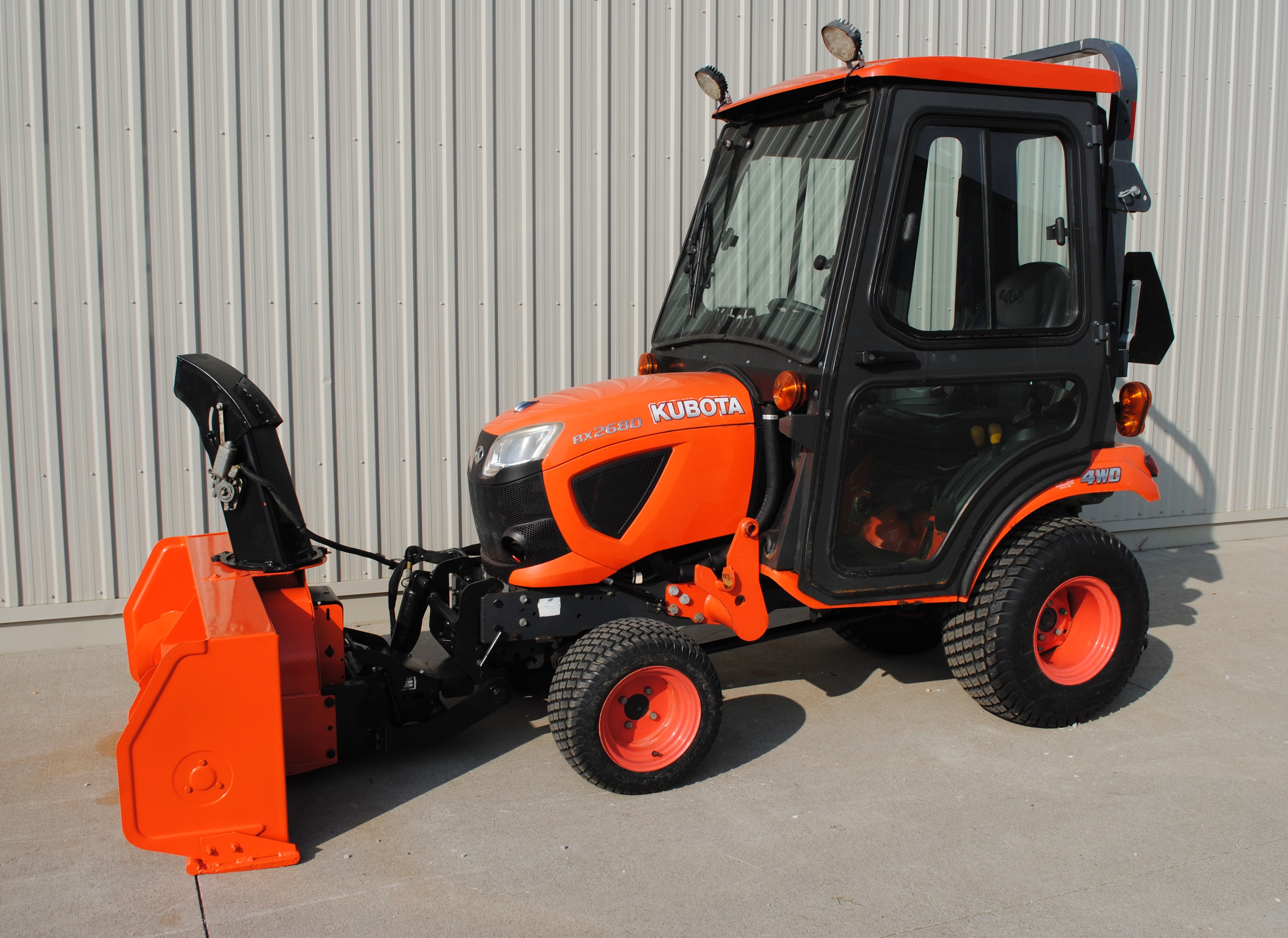 Used 2018 Kubota BX2680 Tractor w/front loader/snowblower U#2819