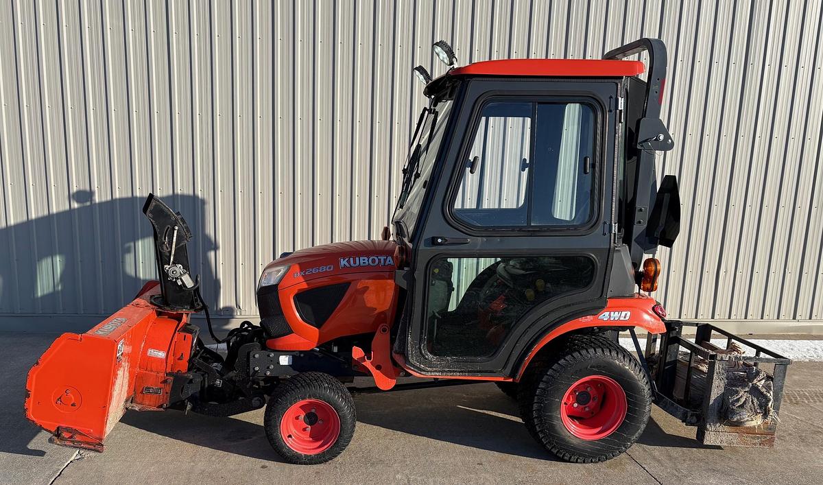 Used 2018 Kubota BX2680 Tractor w/snowblower, front loader U # 2819