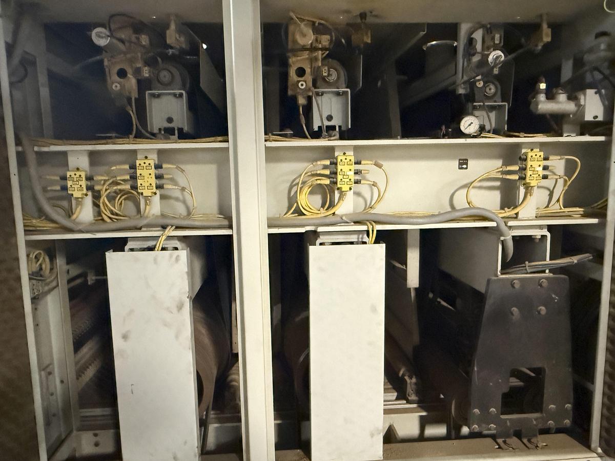 Used VIET CHALLENGE 3333, 52", 3-HEAD WIDE-BELT SANDER