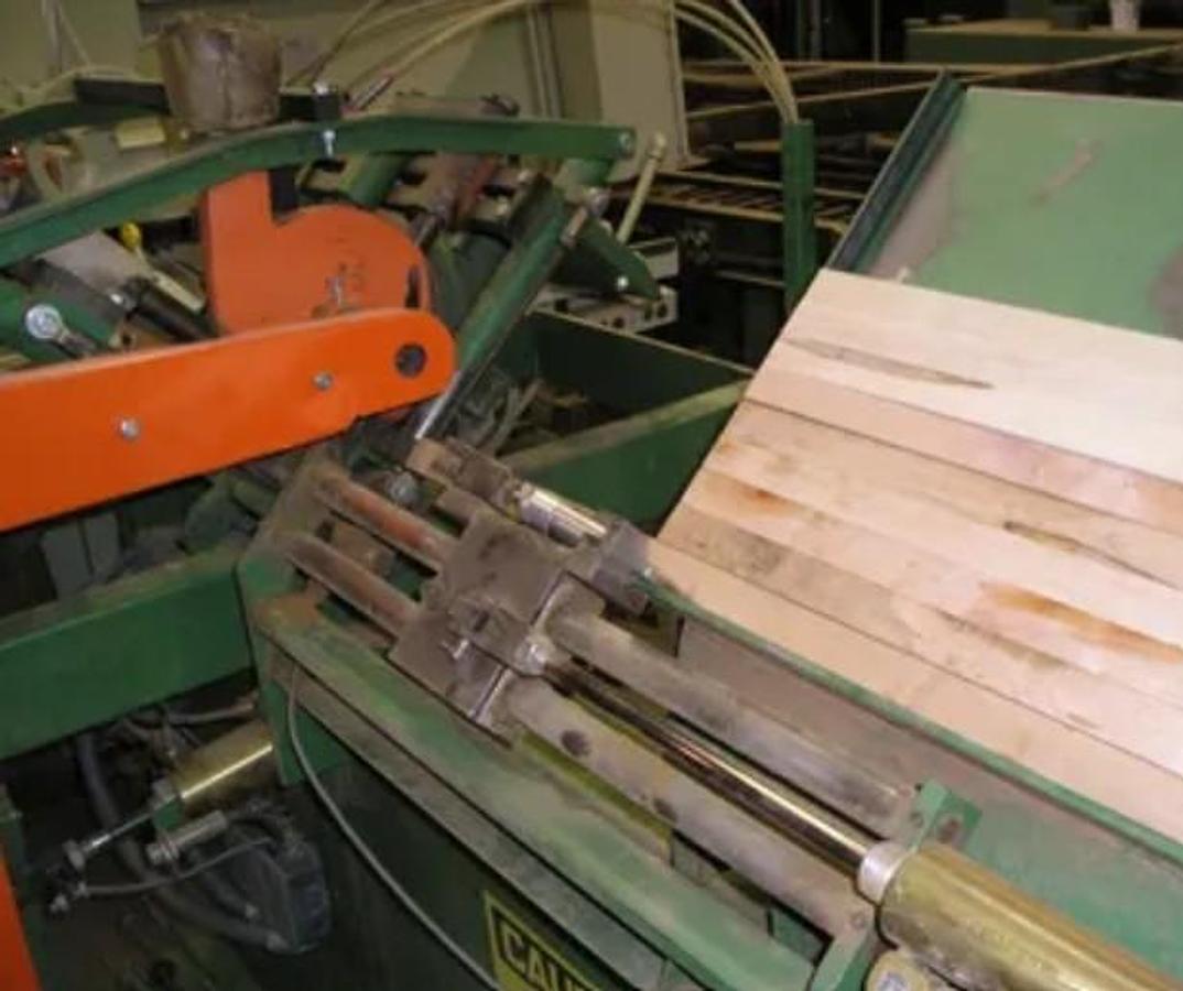 Used NICHOLS CLEAT BORING MACHINE