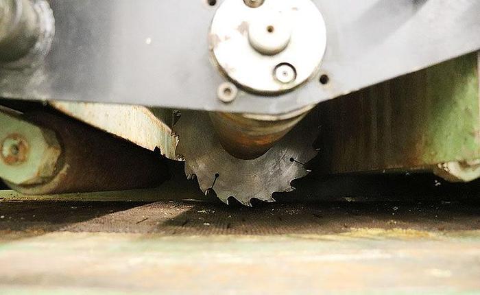 Used WACO LAMELL-90, 24 INCH DIP-CHAIN GANG RIPSAW