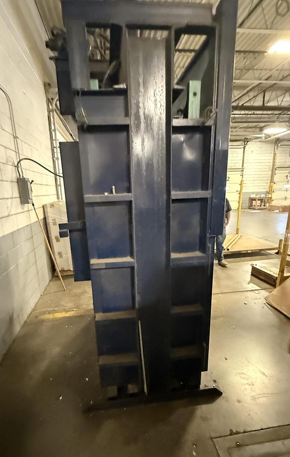 Used MAX-PAK 6' X 4' VERTICAL CARDBOARD BAILER