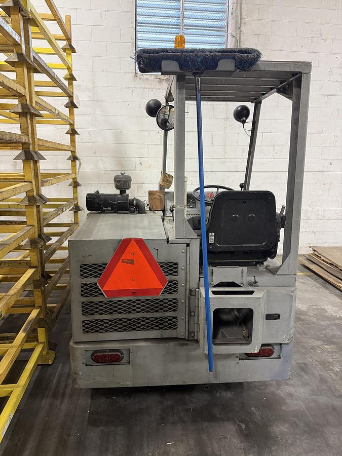 Used CLARKE AMERICAN-LINCOLN 578-532, 2260XP RIDING PROPANE SWEEPER