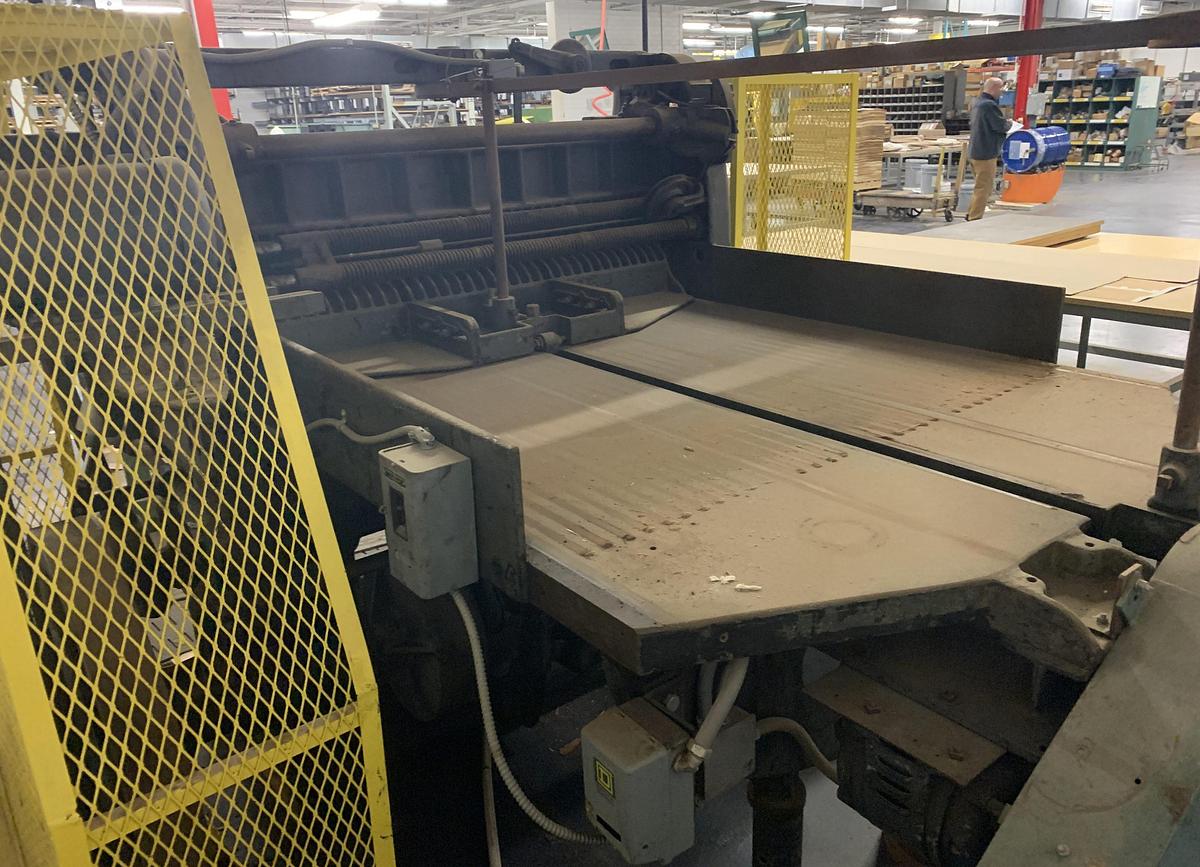 Used SEYBOLD 56" VENEER GUILOTINE CLIPPER