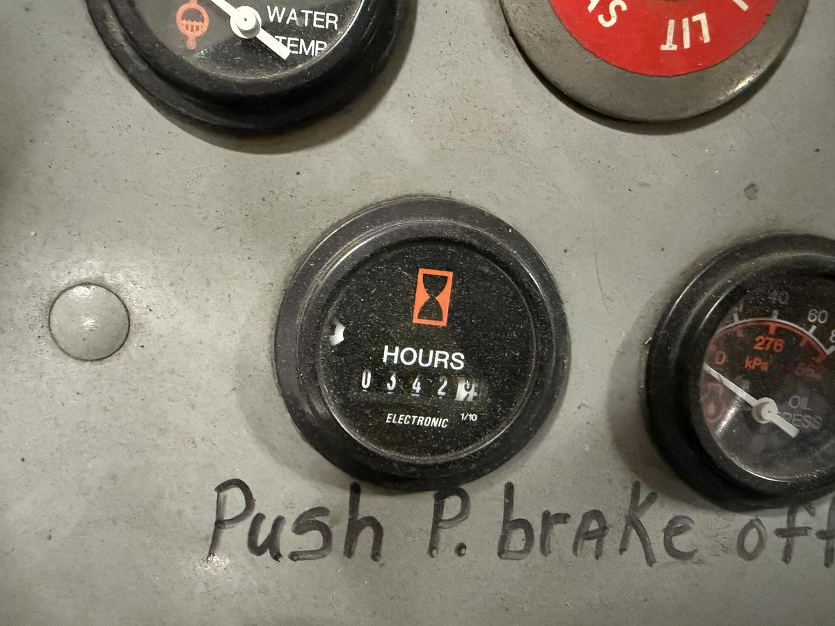 Used CLARKE AMERICAN-LINCOLN 578-532, 2260XP RIDING PROPANE SWEEPER