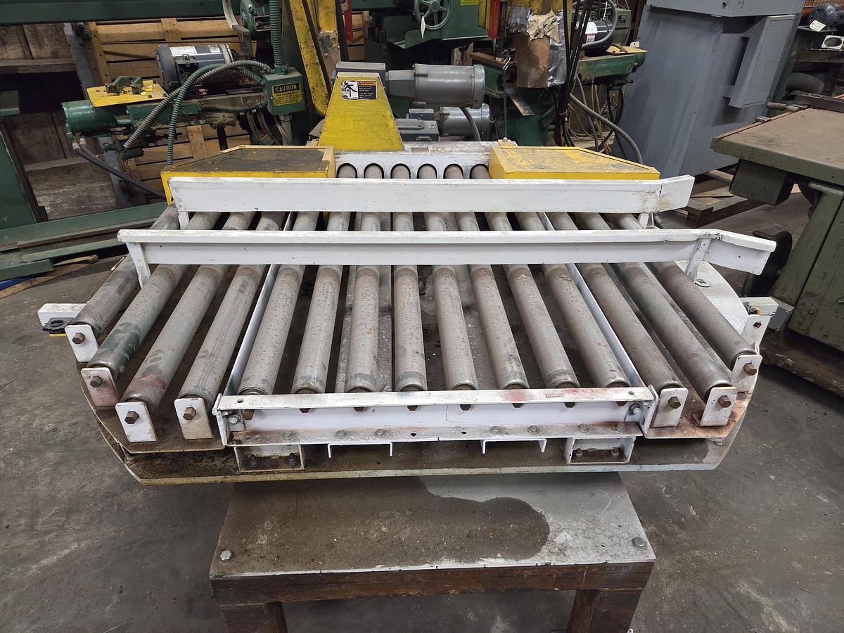 Used TURN-TABLE WITH POWER ROLLER CONVEYOR