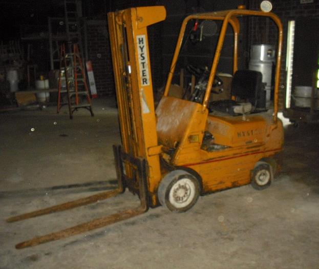 Used HYSTER 530A 3,000 LB LP FORK-LIFT