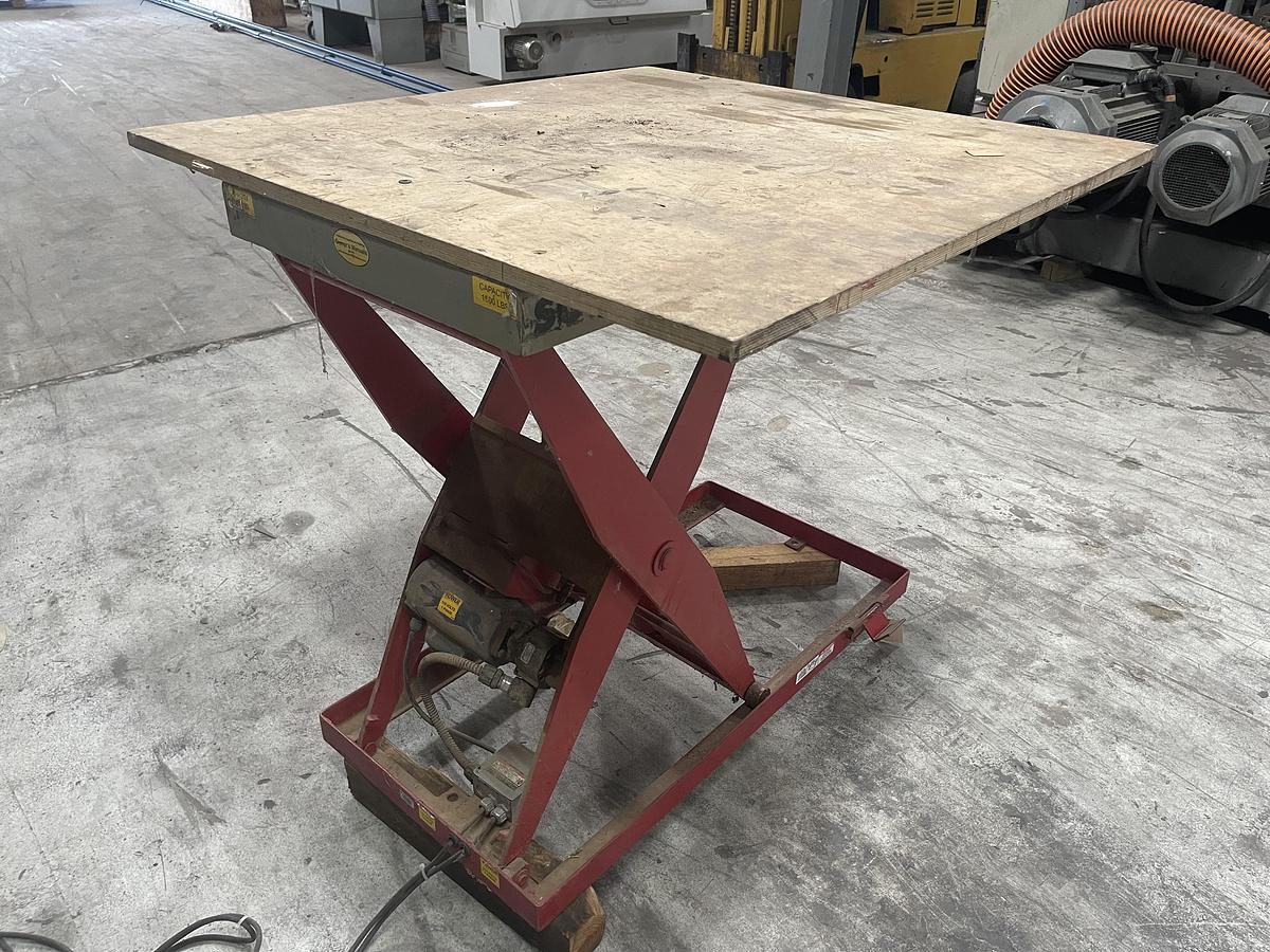 Used SOUTHWORTH 2' x 4' 1,500 LB. SCISSOR-LIFT