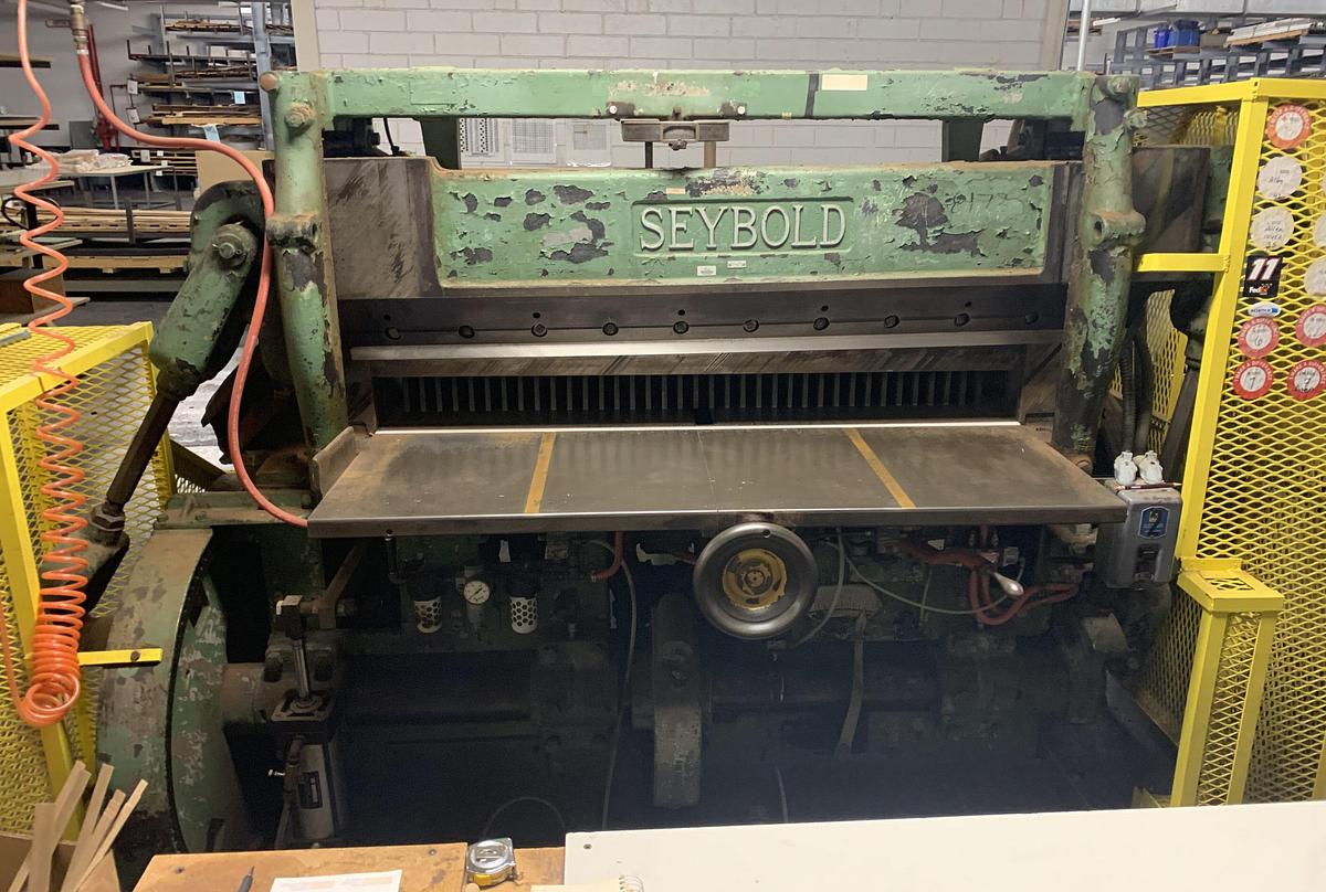 Used SEYBOLD 56" VENEER GUILOTINE CLIPPER