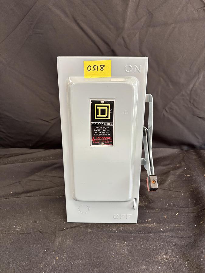 Used LOT OF VARIOUS ELECTRIC DISCONECTS AND PANAL BOXES