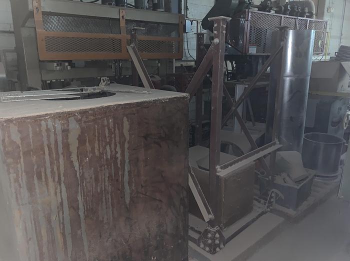 Used COMBINATION 10HP CYCLONE AND 8-BAG DUST-COLLECTOR