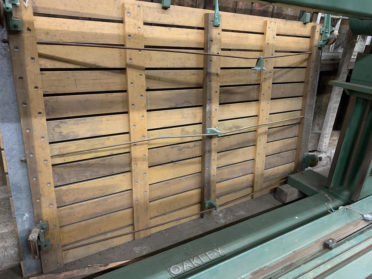 Used OAKLEY D LEVER-STROKE SANDER