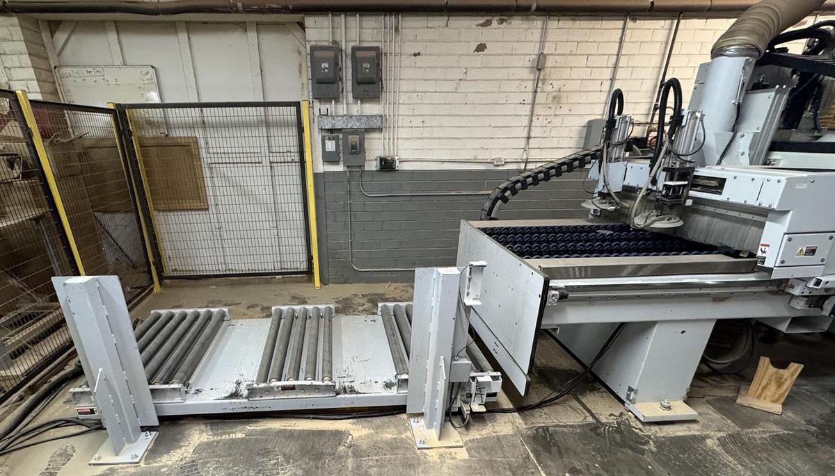 Used WEEKE VANTECH 480, 4' x 8' CNC ROUTER WITN PANEL MATERIAL HANDLING & INTEGRATED DUST COLLECTION SYSTEM