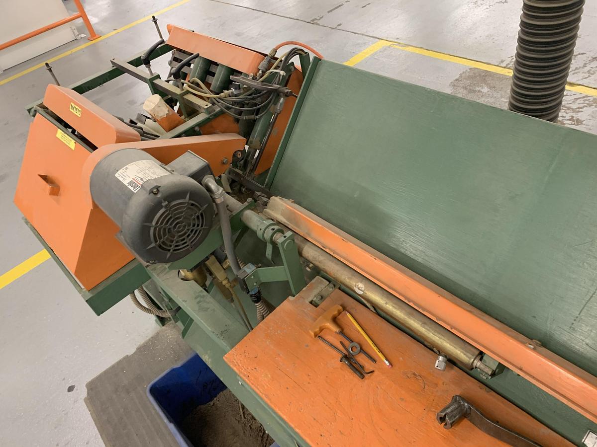 Used NICHOLS SEMI-AUTOMATIC CLEAT TRIM AND BORE MACHINE