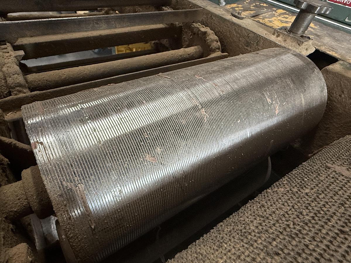 Used 14 FT. CONVEYORIZED GLUE SPREADER  