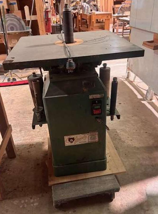 Used GRIZZLY OSCILLATING SPINDLE SANDER