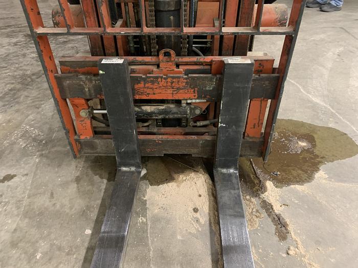 Used NISSAN CPH01A18V, 3,500 LB. PROPANE FORK-LIFT