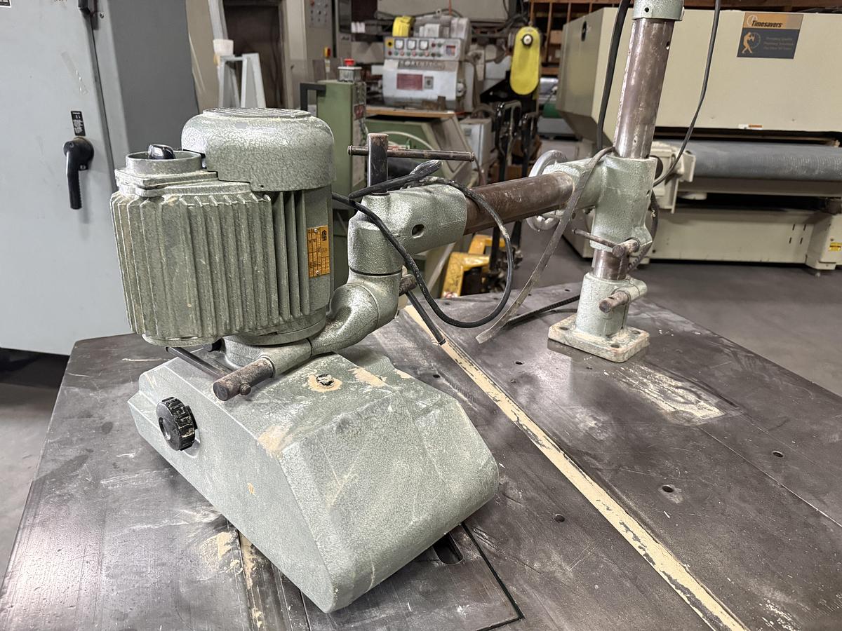 Used NORTHFIELD N0. 4 VARIETY SAW WITH 3-ROLL FEEDER