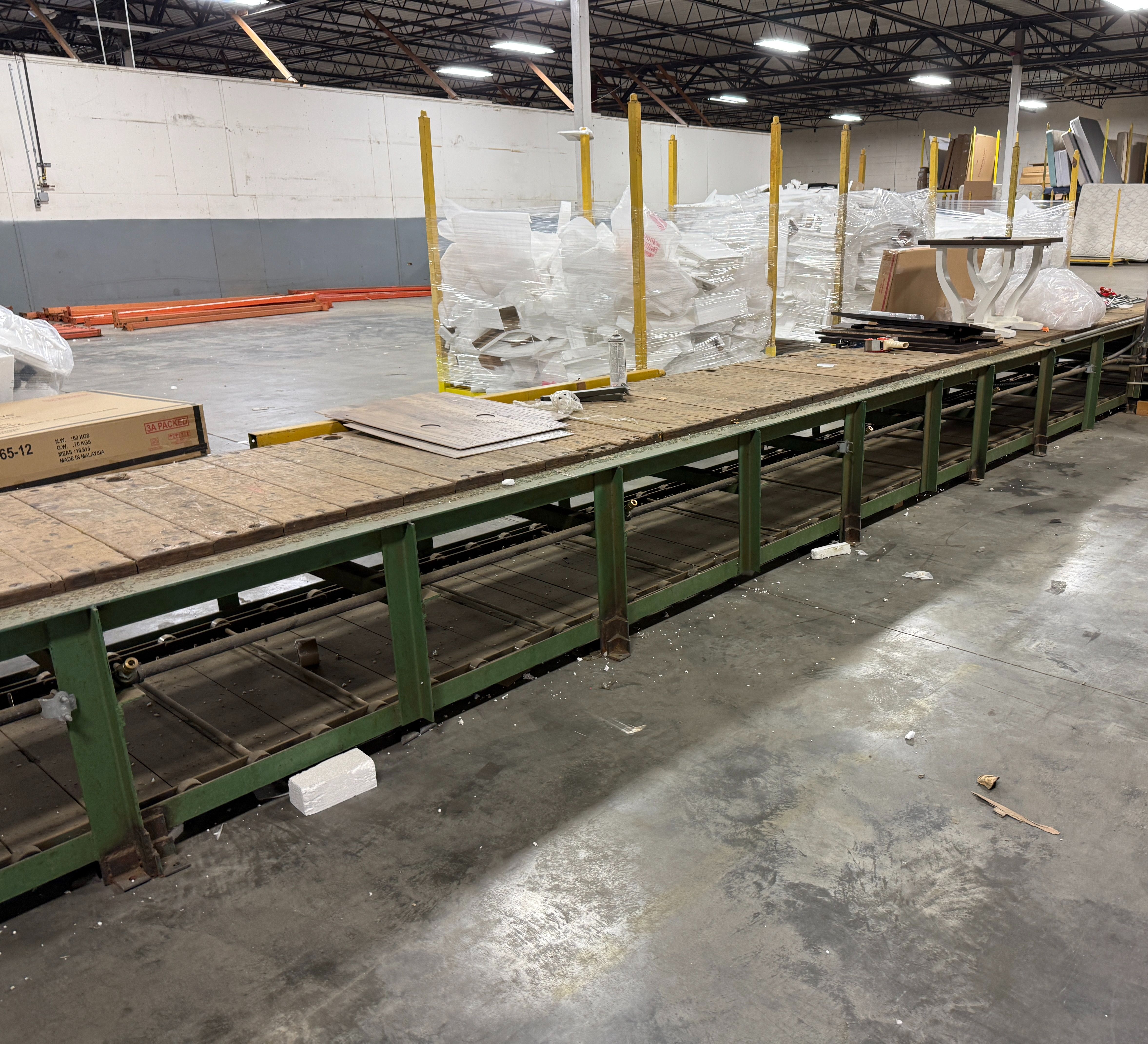 Used 30" WIDE X 75' LONG LONG SLAT-BED CONVEYOR