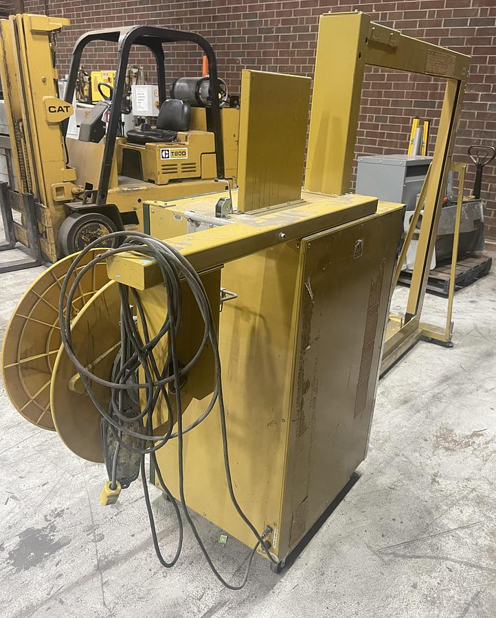 Used STRAPACK RQ-8Y AUTOMATIC STRAPPING MACHINE
