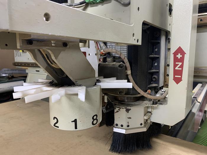 Used KOMO VR-508 MACH ONE 5′ x 8′ MOVING TABLE 3-AXIS CNC ROUTER