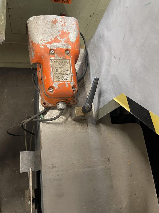 Used FELINS FLEX STRAP FEED-THRU STRETCH WRAP MACHINE