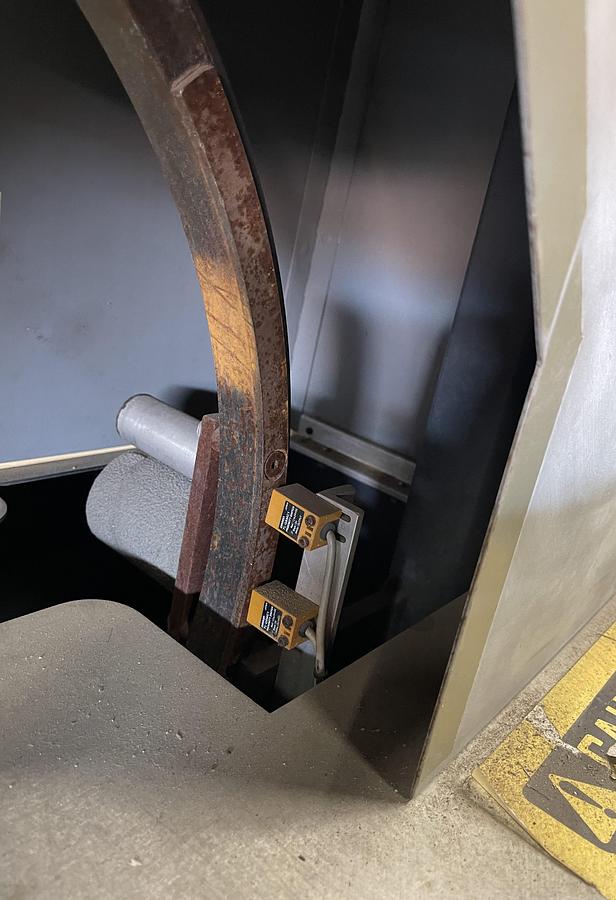 Used FELINS FLEX STRAP FEED-THRU STRETCH WRAP MACHINE