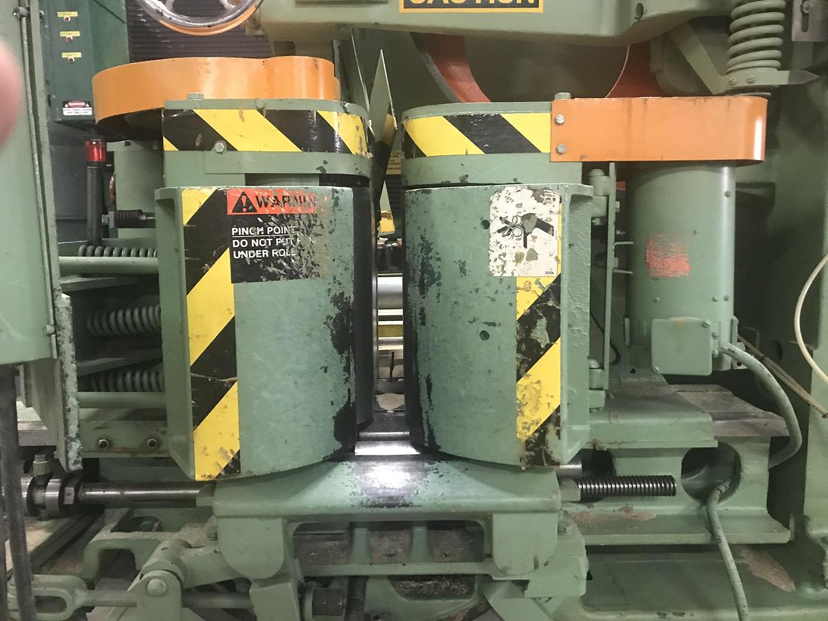 Used TURNER E-42, 42" VERTICAL RESAW