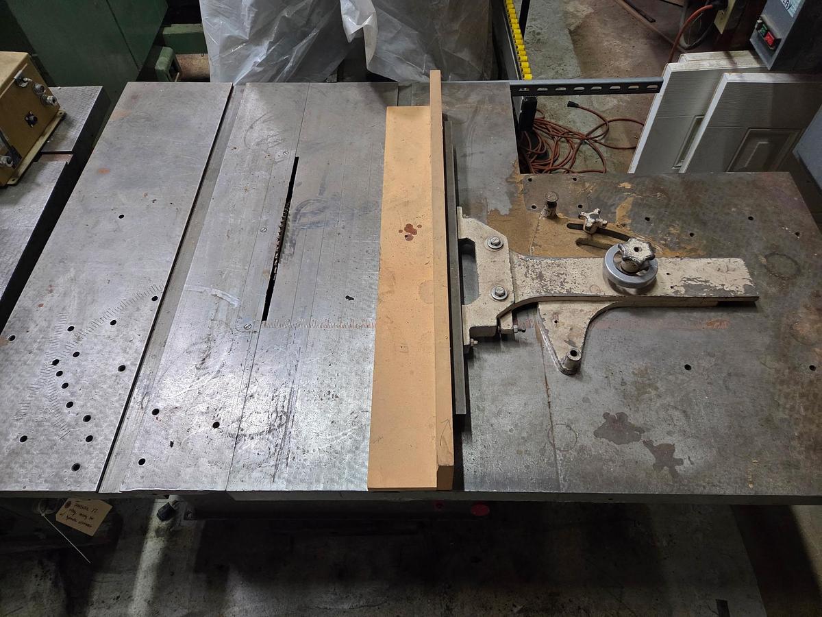 Used TANNEWITZ XJSH ROLLING TABLE VARIETY SAW WITH HYDRAULIC ADJUSTMENT