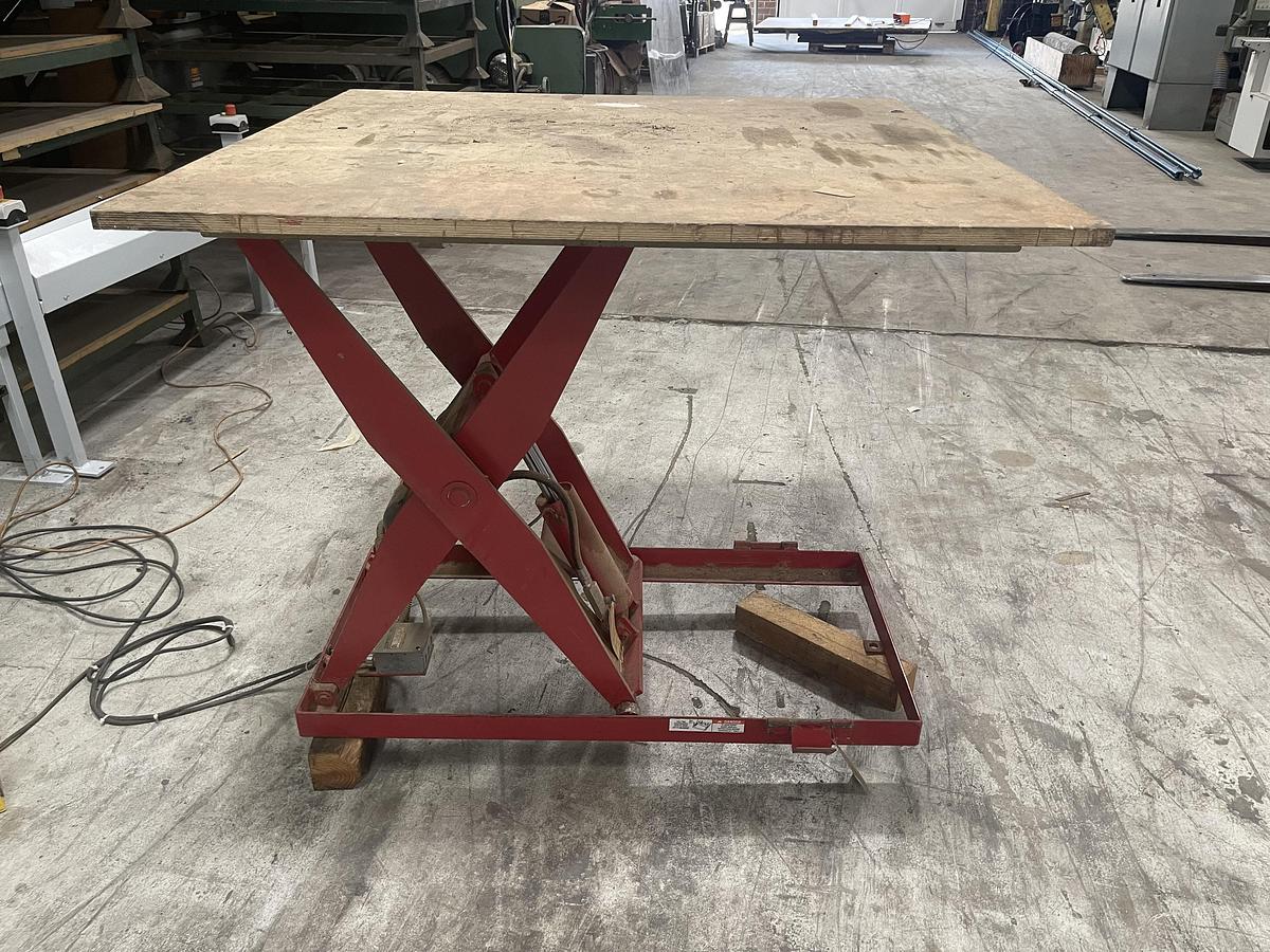 Used SOUTHWORTH 2' x 4' 1,500 LB. SCISSOR-LIFT