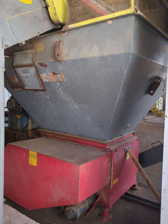 Used CRESSWOOD HF-36 VERTICAL WOOD WASTE GRINDER