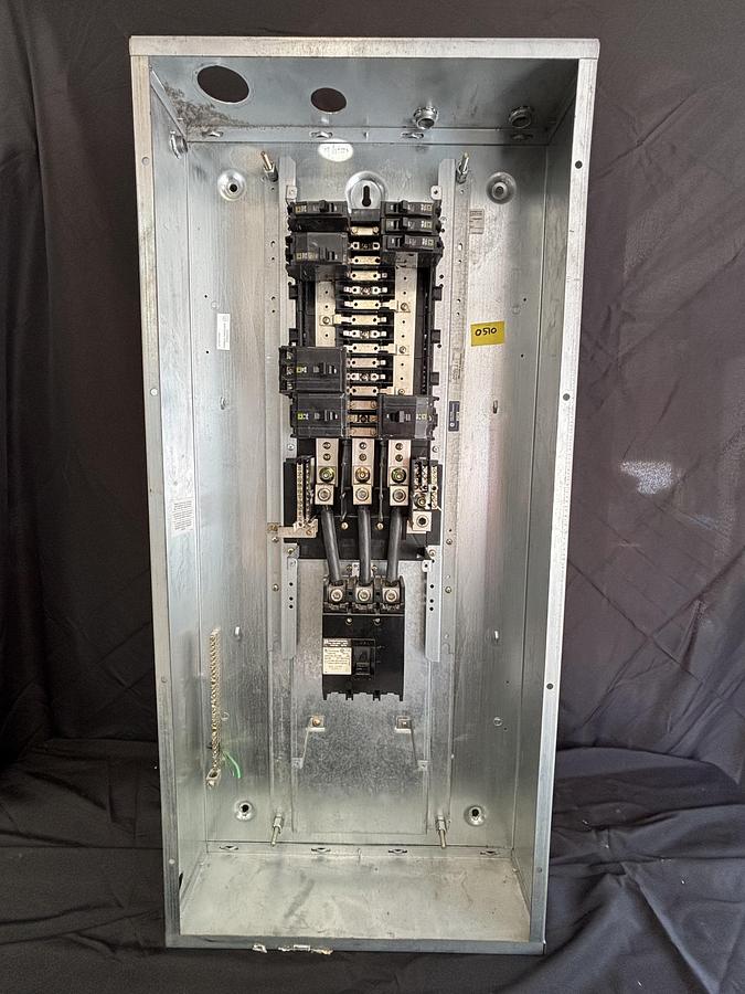 Used LOT OF VARIOUS ELECTRIC DISCONECTS AND PANAL BOXES