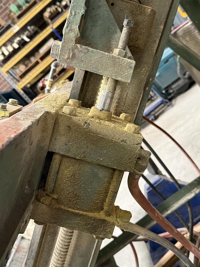 Used LANCASTER 2-WAY INCLINED ASSEMBLY CLAMP