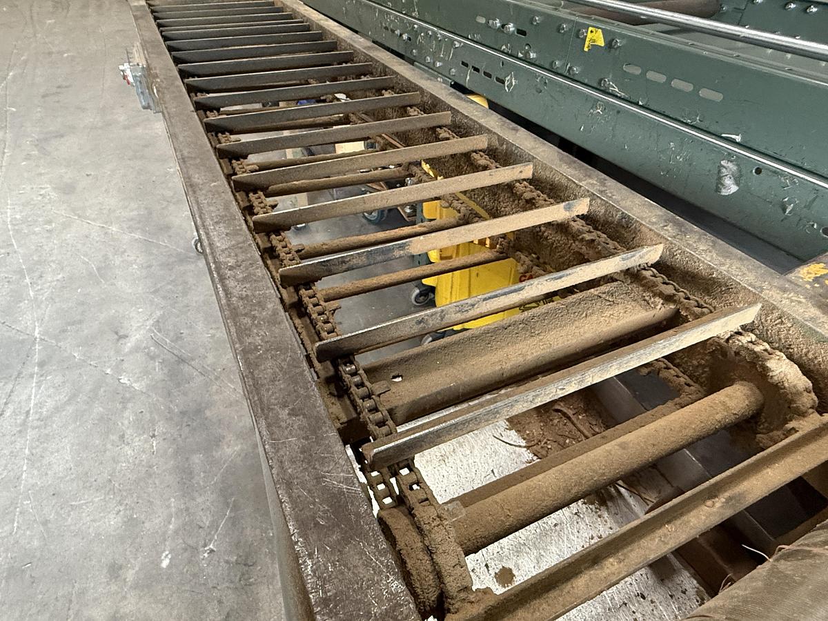 Used 14 FT. CONVEYORIZED GLUE SPREADER  