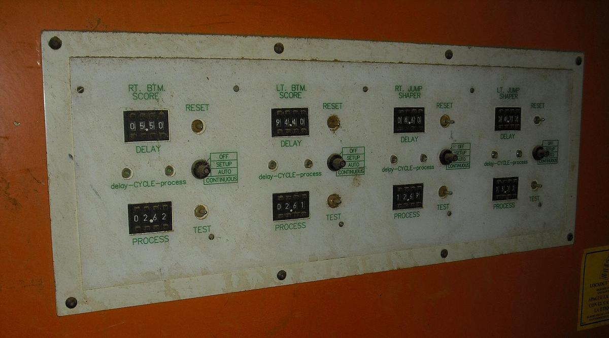 Used FLETCHER FM-2000 TRIM-SHAPE AND SAND MACHINE