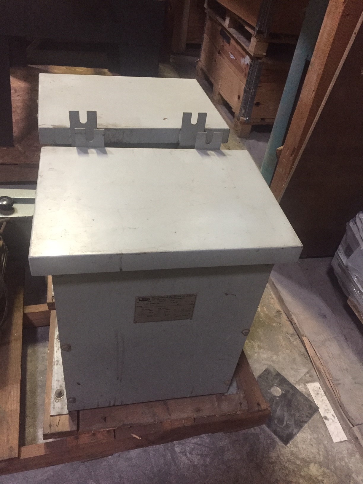 Used UTILITY AIR COOLED SINGLE-PHASE 20 KVA TRANSFORMER