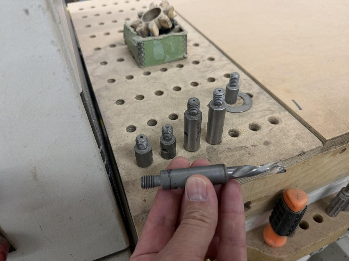 Used MCKNIGHT-MILLER, M-410 CNC MULTI-SPINDLE VERTICAL BORING