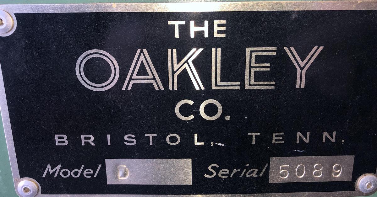 Used OAKLEY D LEVER-STROKE SANDER