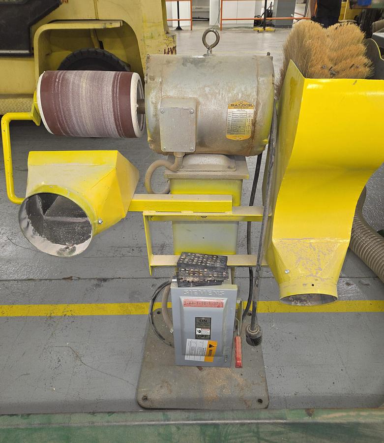 Used G&P DOUBLE-SPINDLE COMBINATION PUMP AND BRUSH SANDER