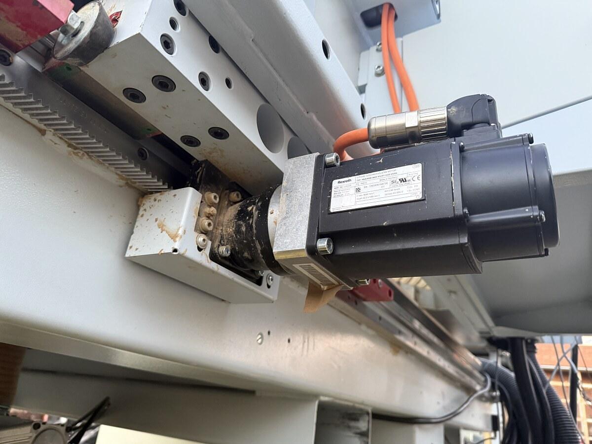 Used WEEKE VANTECH 480, 4' x 8' CNC ROUTER WITN PANEL MATERIAL HANDLING & INTEGRATED DUST COLLECTION SYSTEM