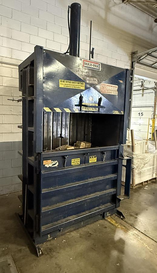 Used MAX-PAK 6' X 4' VERTICAL CARDBOARD BAILER