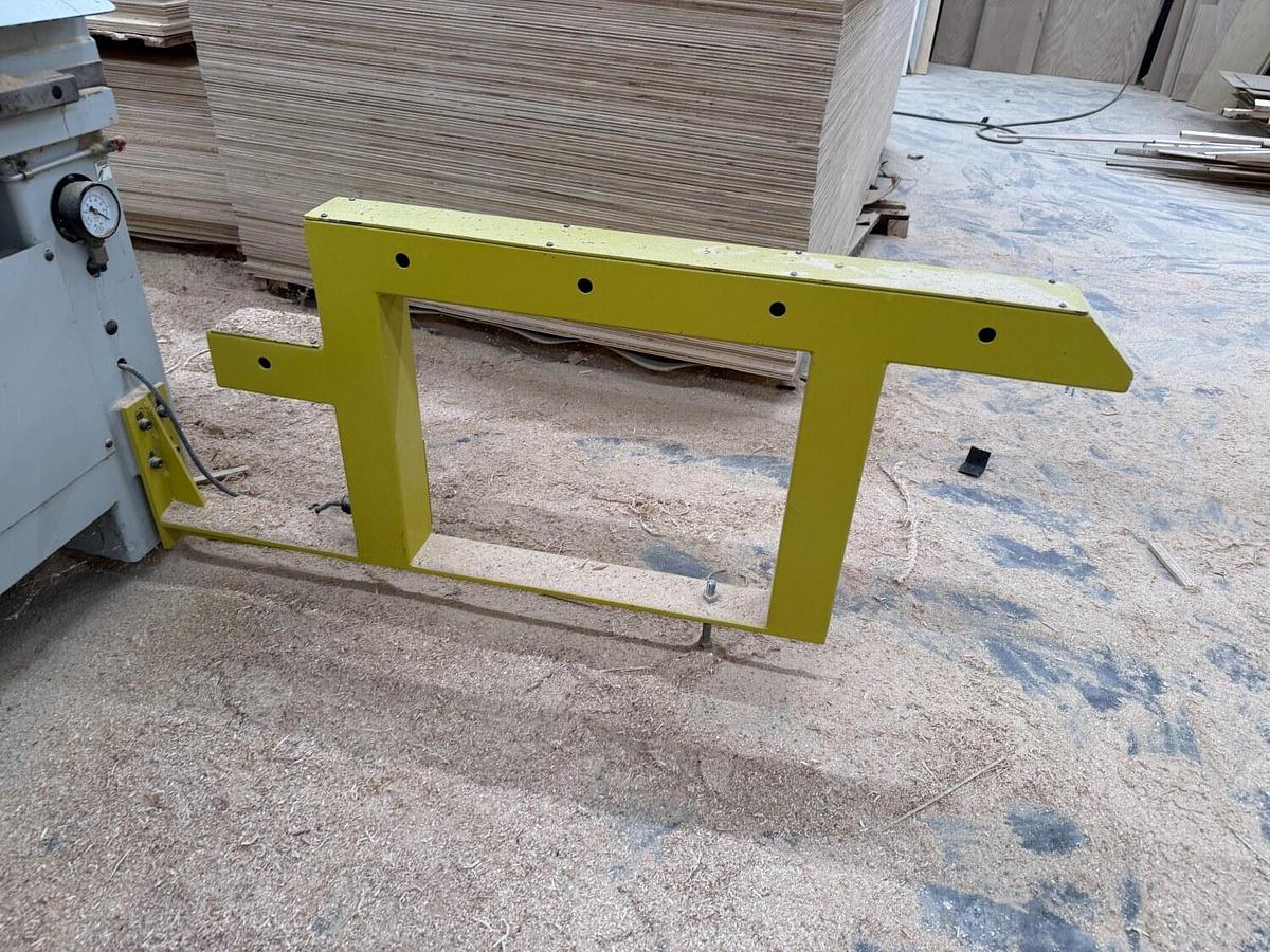 Used ANDERSON OMNITECH SELEXX-ECO 4FT x 8FT CNC ROUTER