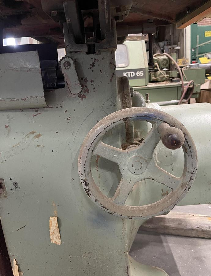 Used OLIVER 117-D, 30" BANDSAW