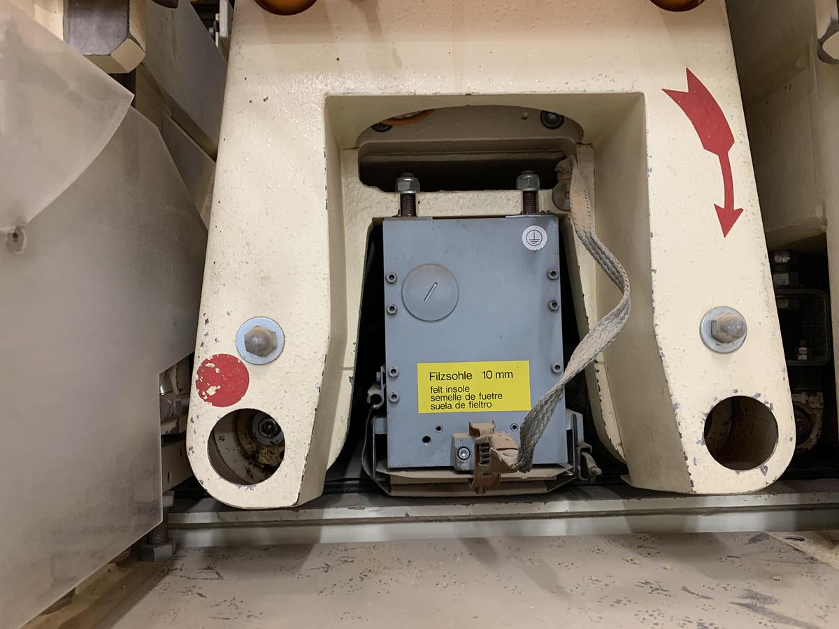 Used HEESEMANN LSM-8, 52", 4-HEAD WIDE-BELT FINISH SANDER