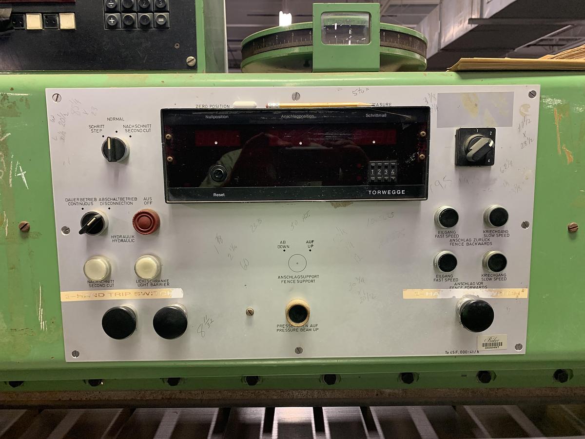 Used TORWEGGE H45 VENEER JOINTER GUILLOTINE MACHINE