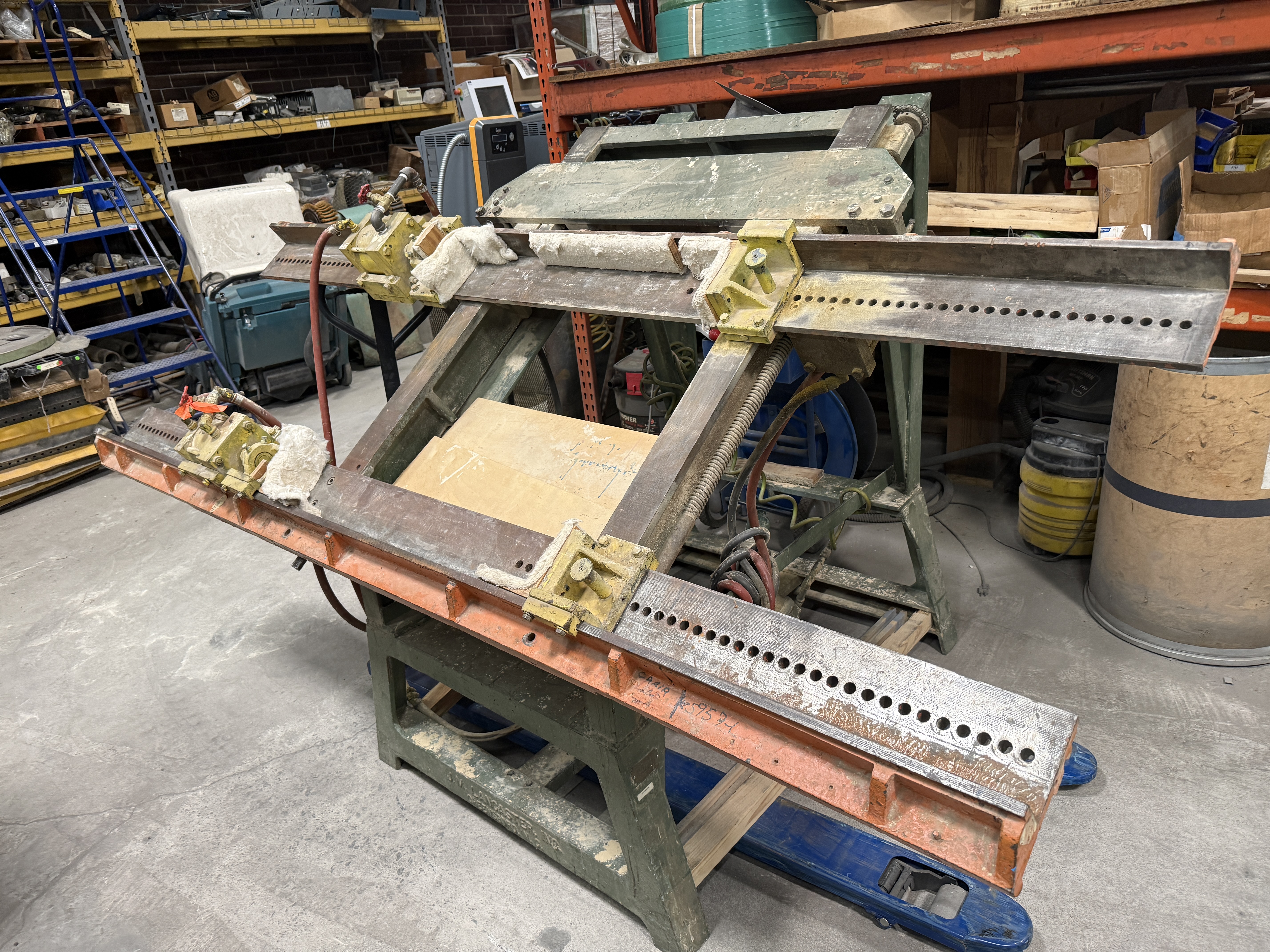 Used LANCASTER 2-WAY INCLINED ASSEMBLY CLAMP