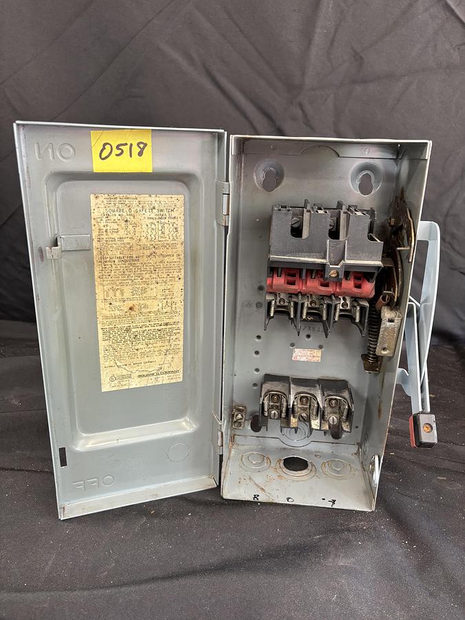 Used LOT OF VARIOUS ELECTRIC DISCONECTS AND PANAL BOXES