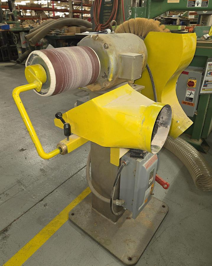Used G&P DOUBLE-SPINDLE COMBINATION PUMP AND BRUSH SANDER