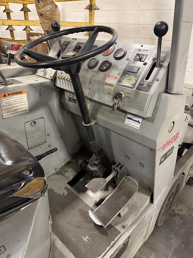 Used CLARKE AMERICAN-LINCOLN 578-532, 2260XP RIDING PROPANE SWEEPER