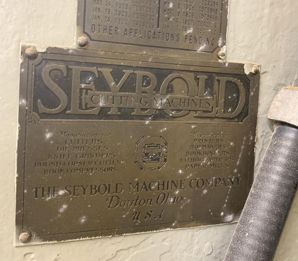 Used SEYBOLD 72" VENEER GUILOTINE CLIPPER